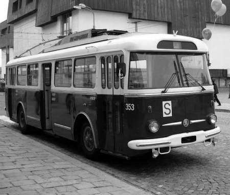 trolejbus 353